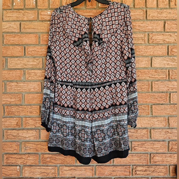 Sadie Robertson Wild Blue XL romper - Picture 3 of 10